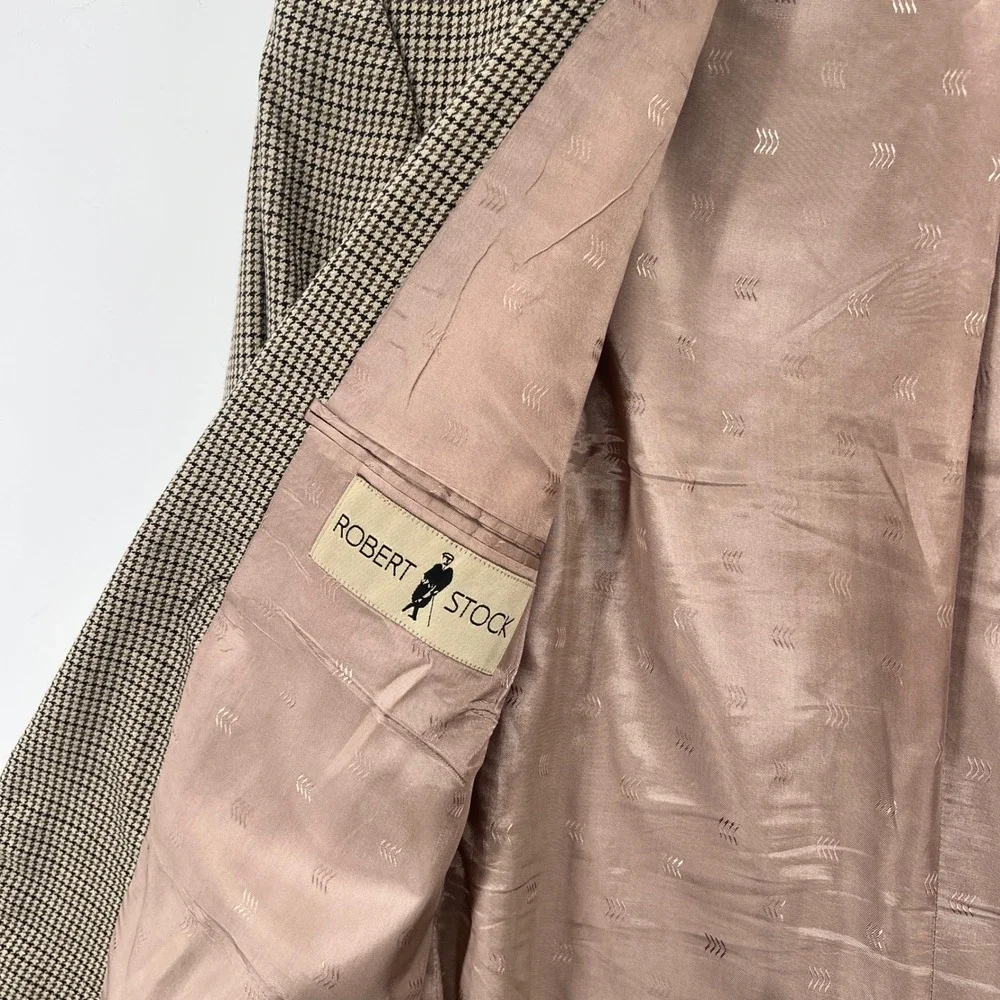 Robert Graham discoloration spots